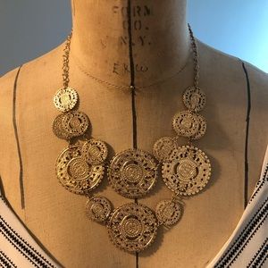🔅Gold medallion statement necklace🔅
